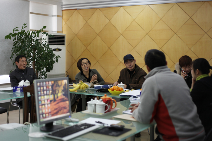 2012-11-28 崇川區(qū)工會(huì)領(lǐng)導(dǎo)來(lái)我司檢查指導(dǎo)工會(huì)工作